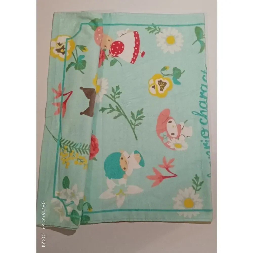 Floral sanrio characters bath towel
